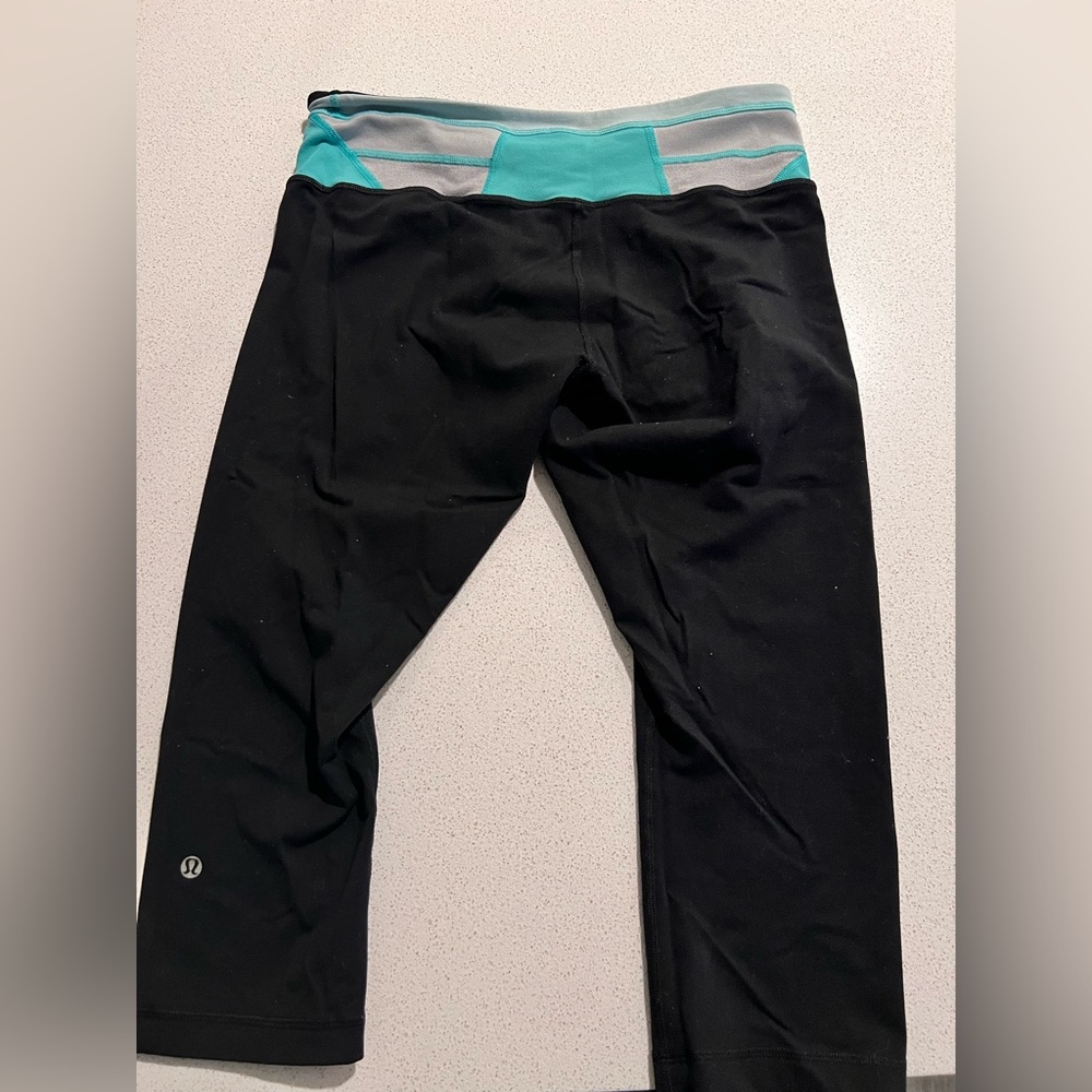 Reversible cropped lululemon leggings